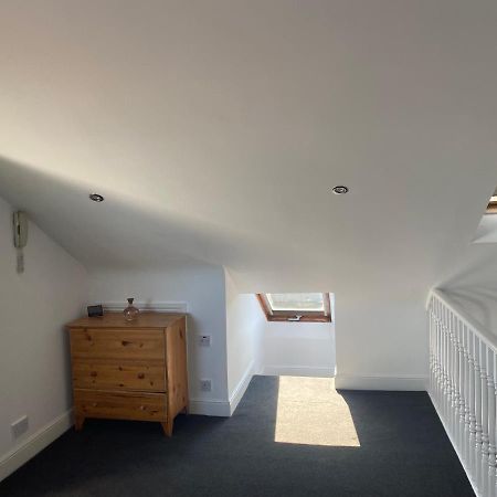 Studio Flat Hatch End Eksteriør billede